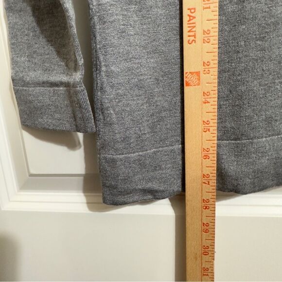 NWT CALVIN KLEIN V-NECK RUFFLE LONG SLEEVE LIGHTWEIGHT KNIT SWEATER TOP SMALL - Picture 6 of 10